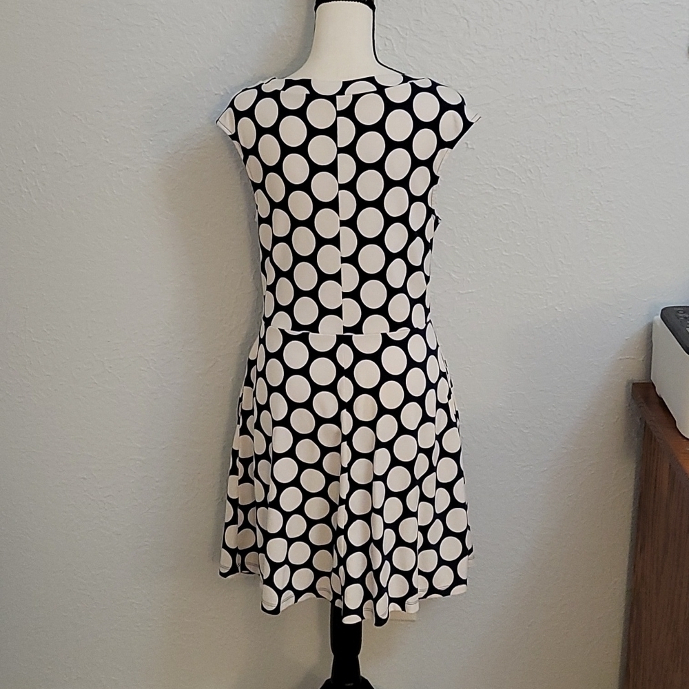 NEW YORK & CO Atomic Coin Dot Fit & Flare Split Neck MOD Tennis Dress - Picture 4 of 10